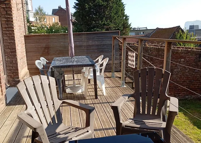 O Pilotis Avec Terrasse Et Jardin *