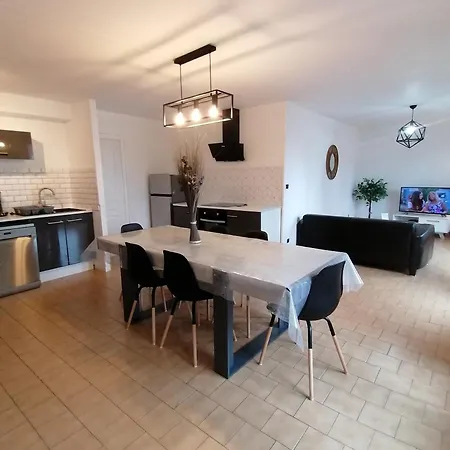 O Pilotis Avec Terrasse Et Jardin Apartmán