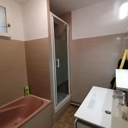 O Pilotis Avec Terrasse Et Jardin *