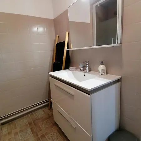 O Pilotis Avec Terrasse Et Jardin *