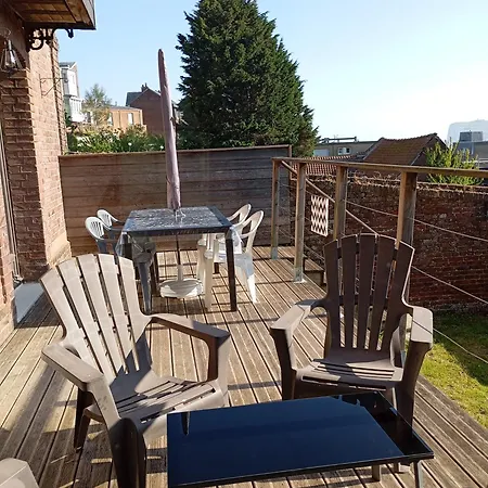 O Pilotis Avec Terrasse Et Jardin *